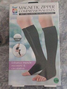 Magnetic Zipper Compression Sleeves - Black (S/M)